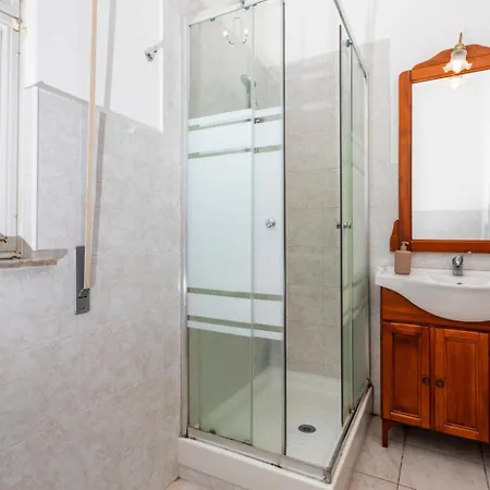 Nicola House Apartamento *